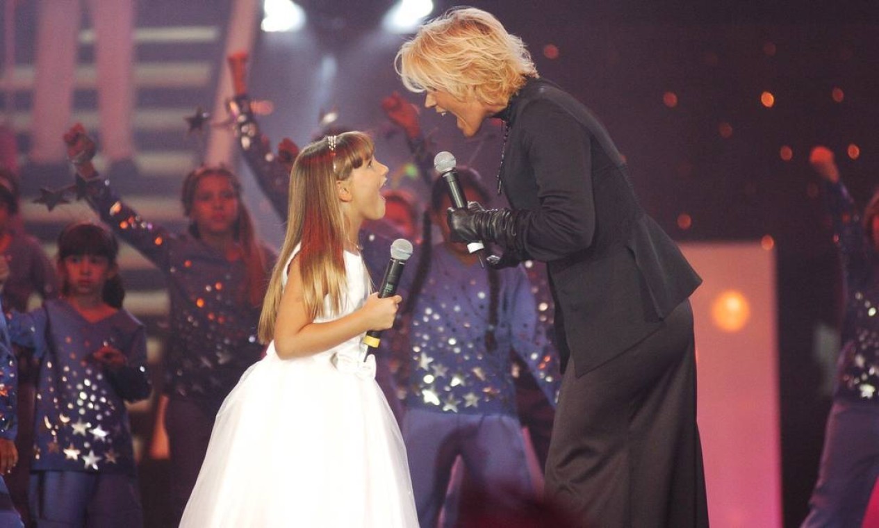 Xuxa e Sasha no programa Criança Esperança, da Rede Globo, em 2005 — Foto:  TV Globo