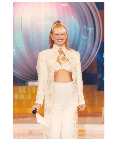 Xuxa grávida de Sasha durante seu programa na TV Globo — Foto: Divulgação