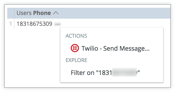 Menu d&#39;analyse du champ Téléphone de l&#39;utilisateur incluant &quot;Twilio - Send Message&quot; dans la section &quot;Actions&quot;.