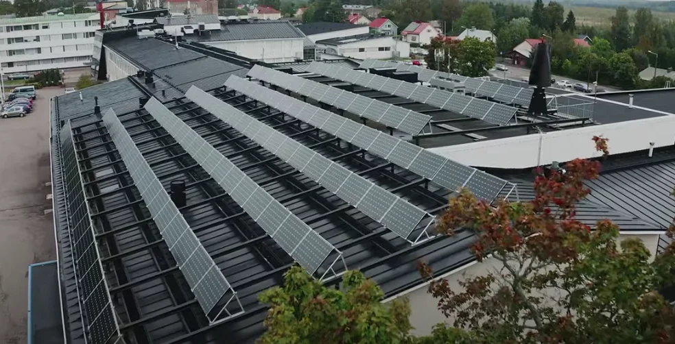 Image showing the roof of a data center.