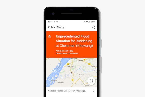 Google の画面にインドの洪水警報が表示されている。