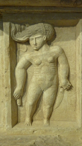 Bas-relief du château de Montal, Quercy, époque Renaissance.JPG