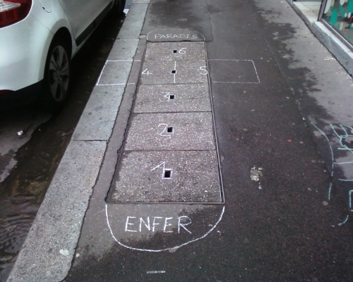 Détournement de Marelle sur le trottoir, rue St-Maur, juin 12.jpg