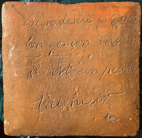 Anonyme (2), carreau de potier avec inscription (laicheur et licheur...).jpg