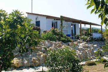 Vacation Rental for 2 Guests in Rhodes, Dodecanese, Picture 2