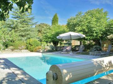 Villa for 4 people, with pool and yard as well as terrace, kid friendly in Provence