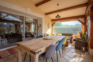 Villa for 4 Guests in Le Muy, Draguignan Region, Picture 3