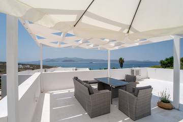 Villa for 5 people, with yard and children pool in Naxos