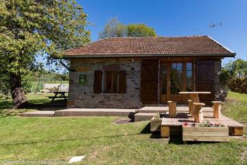 Vacation rental for 2 people, with yard in France