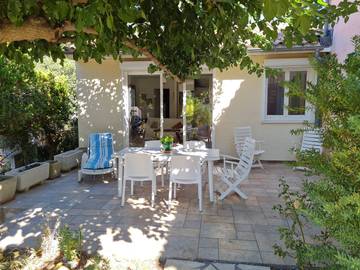 Villa for 5 people, with yard in Provence