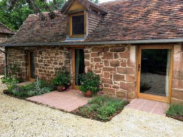 Vacation rental for 2 people, with terrace and yard, kid friendly in France