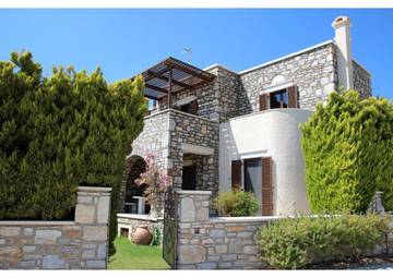 Villa for 4 people, with balcony and yard in Naxos