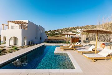 Villa for 6 people, with yard in Naxos