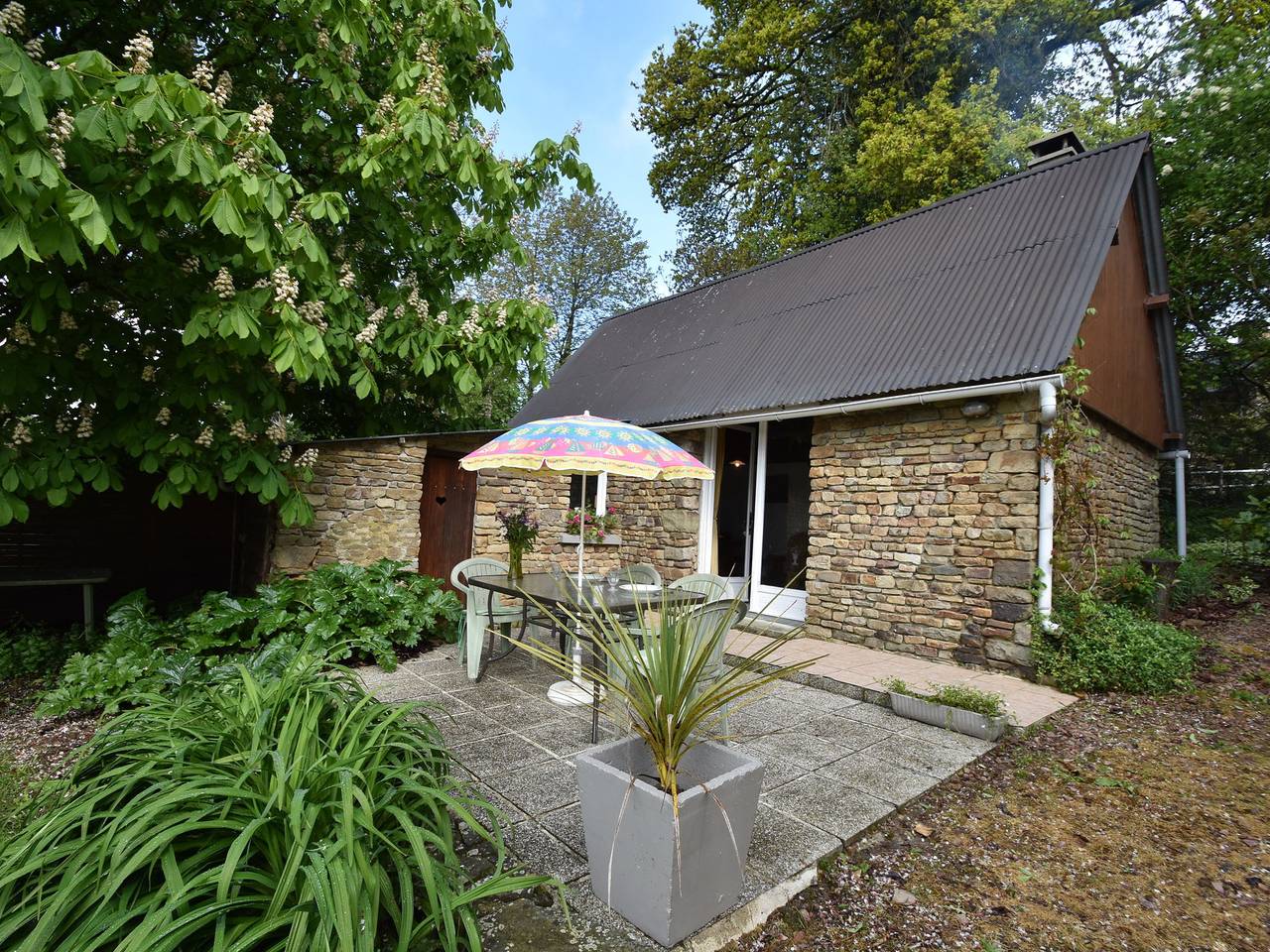 Vacation Rental for 2 Guests in Guilberville, Normandy