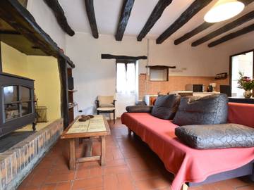 Vacation Rental for 2 Guests in Périgord Noir, Nouvelle-Aquitaine, Picture 1