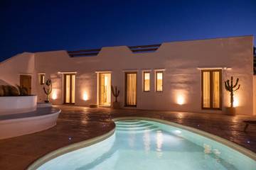 Villa for 6 people, with yard in Naxos