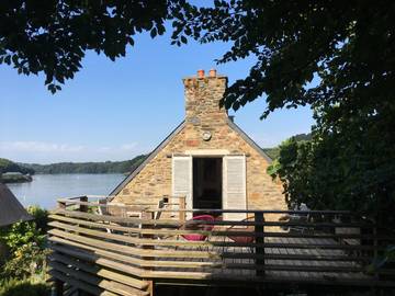 Gîte for 2 people, with yard and terrace in France