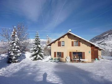 Vacation rental for 15 people, with children pool and yard, with pets in France