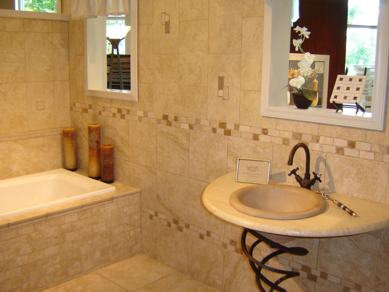 bathroom wall tile ideas for small bathrooms photo - 1