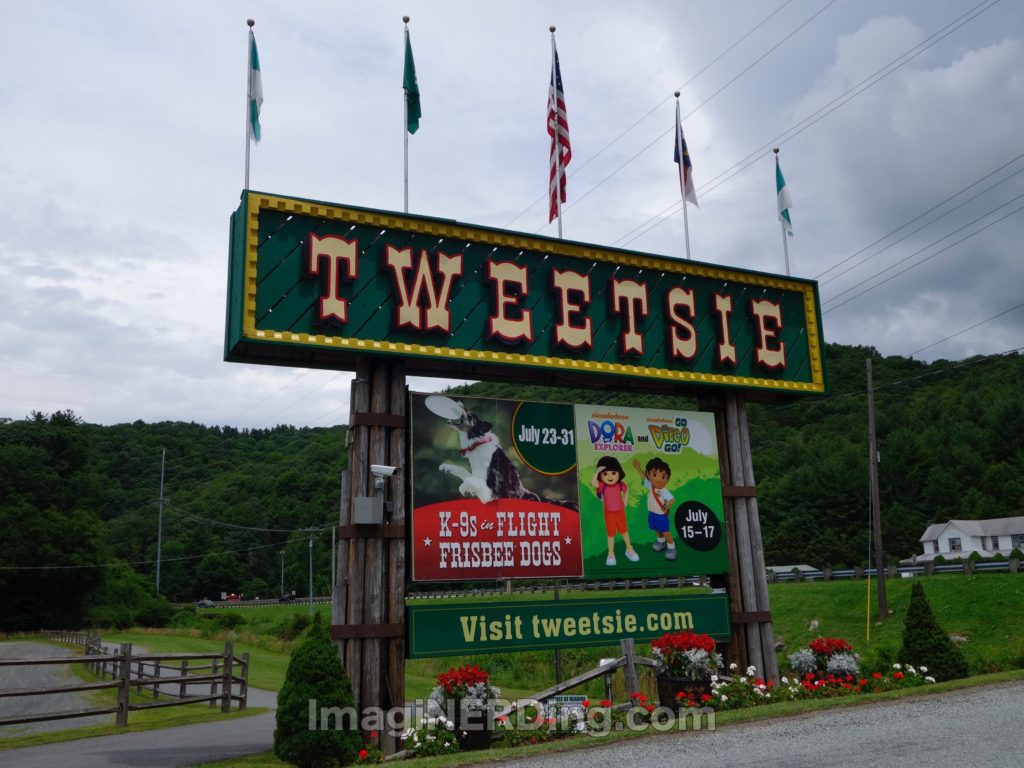 01-tweetsie-railroad-entrance-sign