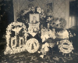 funeralflowersinparlor