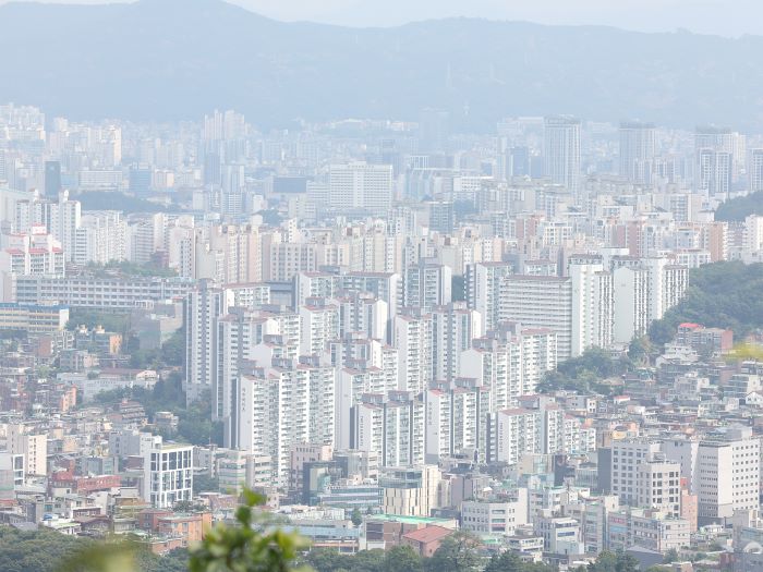 South Korea Sees Record High Property Auctions Amid Rising Interest Rates and Market Slump