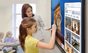 Samsung Introduces AI-Driven Interactive Whiteboards at Bett 2025 in London