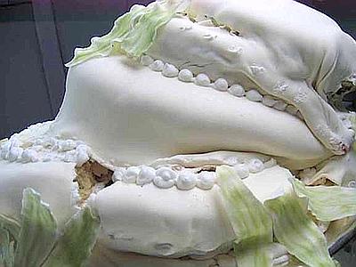 The Worst Wedding Cakes Ever