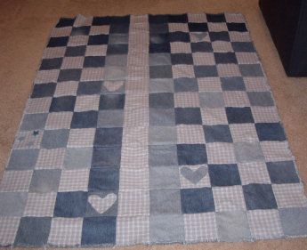 What a beautiful handmade denim raggedy quilt!