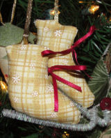 Christmas craft projects and tree ornaments to sew and make.