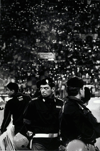 Polizia (Mille Luce), 2001