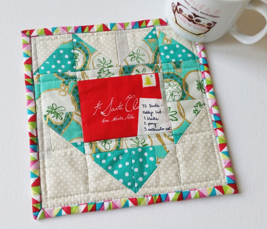 Mad For Fabric - Scrappy Fussy Cut Heart Christmas Mug Rug