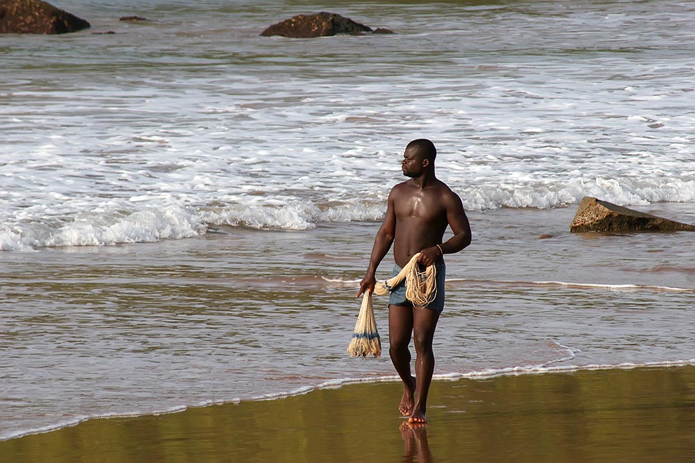 fisherman-beach-takoradi-ghana-featured