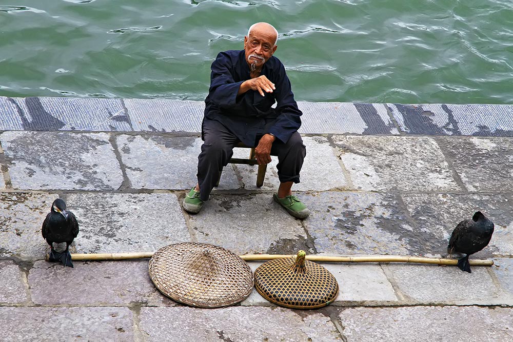 fishermen-cormorant-yangshou-li-river-china-featured