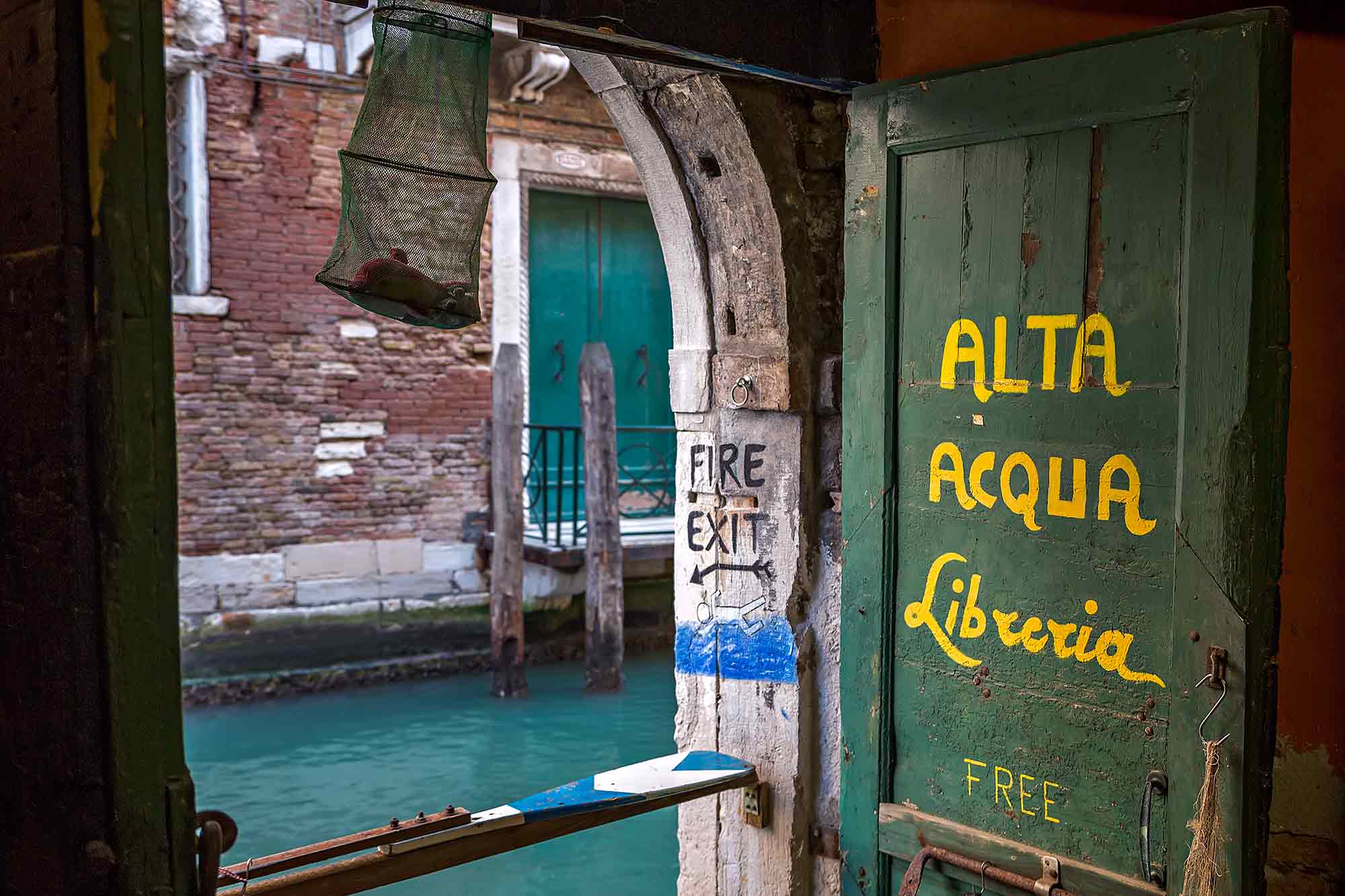 Libreria Acqua Alta bookstore in Venice, Italy. © Ulli Maier & Nisa Maier