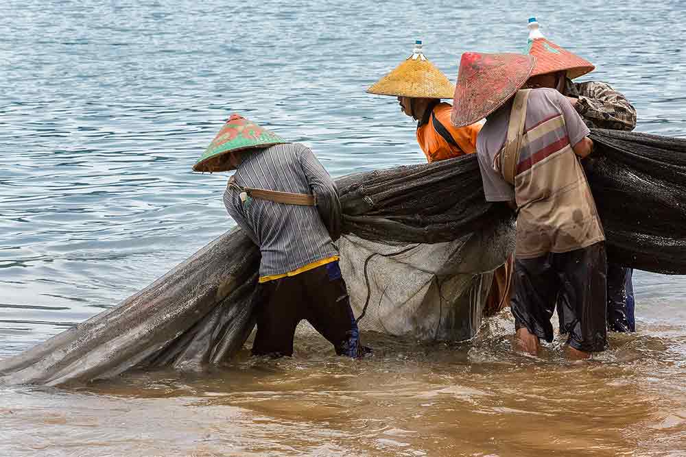 fishermen-bungus-beach-padang-west-sumatra-indonesia-cover