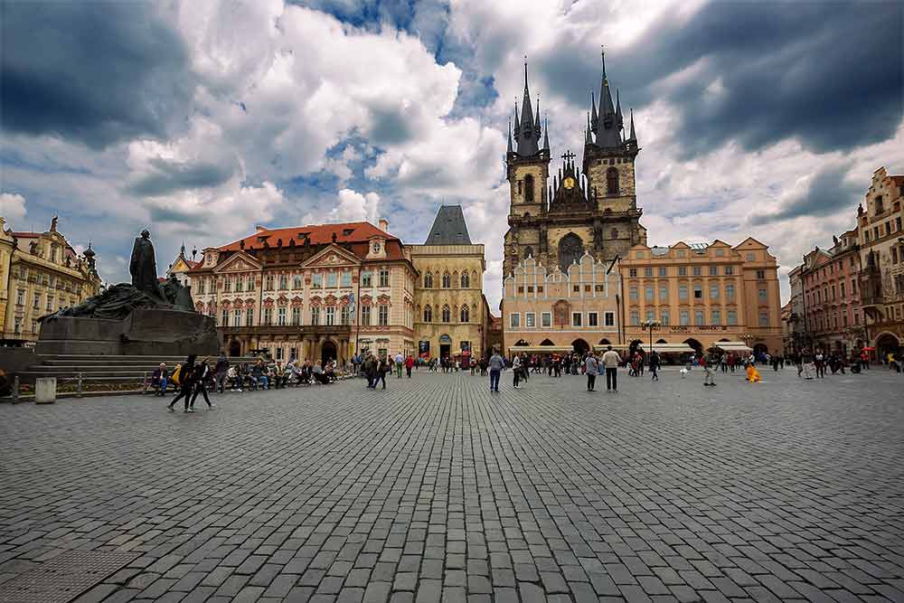 prague-old-town-spare-tyn-church-czech-republic-featured