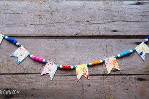 Snapped Elastic Party Garland from make-it-your-own.com (Craft & activities for kids!)