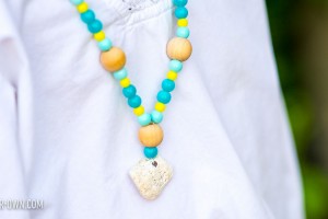 Beach Mission Necklace with make-it-your-own.com (Crafts & Activities for Kids)