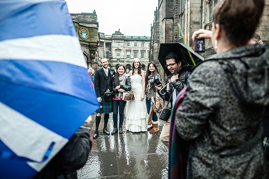 Happy couple on the Royal Mile in Edinburgh