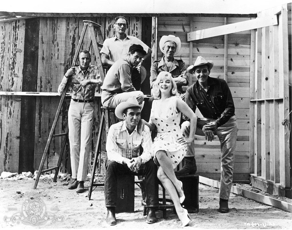 Clark Gable, Marilyn Monroe, Montgomery Clift, John Huston, Arthur Miller, and Eli Wallach in The Misfits (1961)