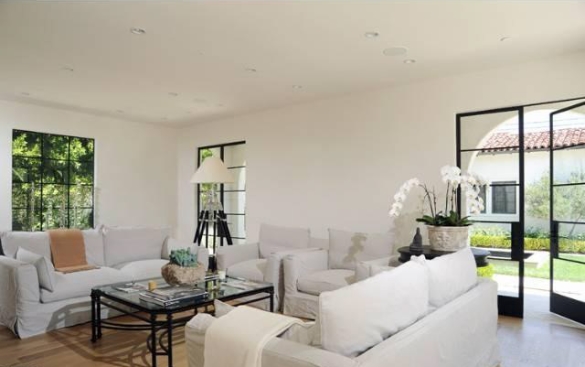 Fashion Designer Robert Rodriguez Lists Beverly Hills Home (PHOTOS) photo