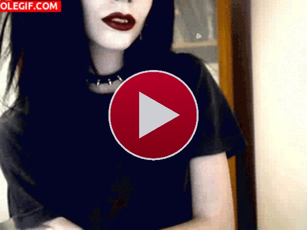 GIF: Chica sonriendo