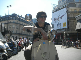 Paris sightseeing & shopping : Galeries Lafayete : a sight to see in Paris in a day Tour by Vespa scooter.