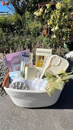 Natal, Makeup Gifts Basket, Summer Gift Baskets, Best Gift Baskets, Valentine Gift Baskets, Valentine Baskets, Preppy Gifts, Birthday Basket, Bestie Birthday