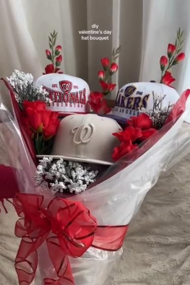 What To Give My Boyfriend Gift Ideas, Father's Day Gifts Baskets Ideas, Flowers To Get Your Boyfriend, Bouquet Of Gifts For Him, Father’s Day Baskets Idea, Boyfriends Birthday Gift Ideas, Fathers Day Gifts Bouquet, How To Make A Hat Bouquet, Flower Gifts For Men