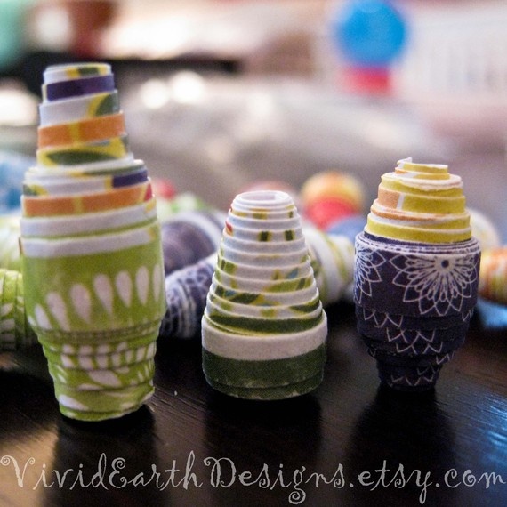 Upcycled paper beads by Vivid Earth Designs #paper #beads #upcycled #paper_bead #colorful #floral