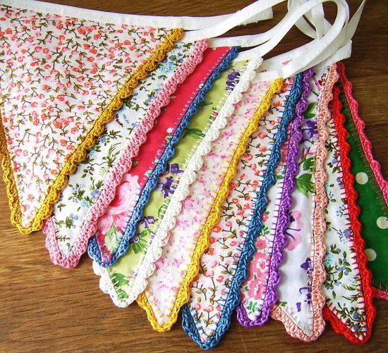 Crocheted Edge Bunting - from silly old suitcase (flickr)