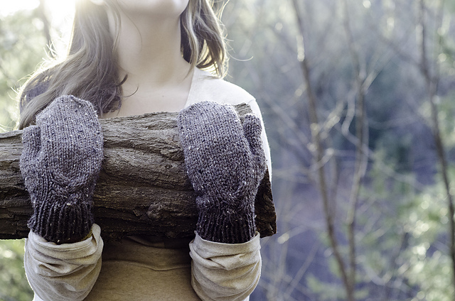  The Woodcutter's Daughter Mittens by Kalurah 