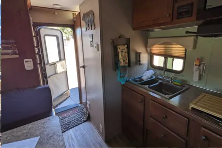 Lil Bea: light enough for an SUV! ABQ delivery available! Sunset Park Sun-Lite Travel Trailer